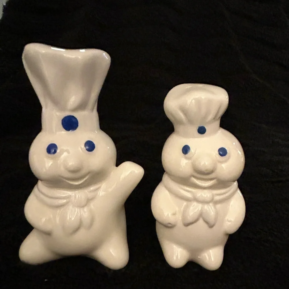 50%offw❤️ Vintage 1988 -1999 Pillsbury Salt and Pepper Shakers pantry p05